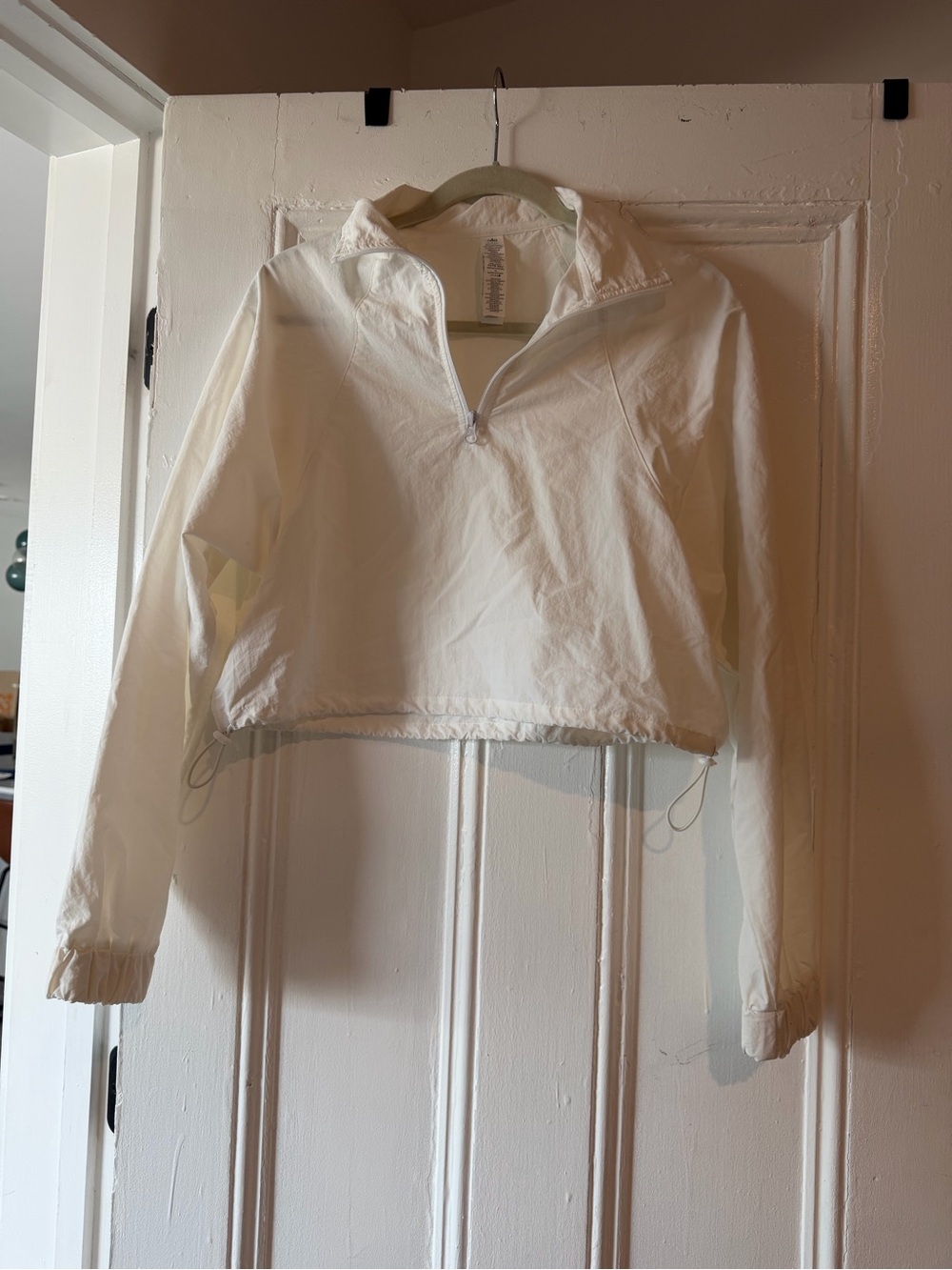 ALO Yoga White Cropped Half-Zip Pullover